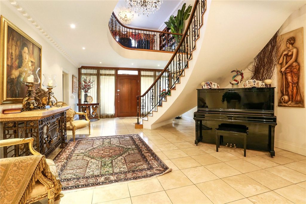Property photo 3 of 24 Hallway