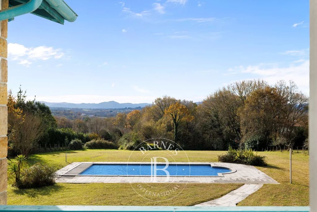 Property photo 3 of 23