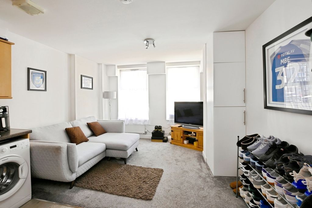 Property photo 3 of 7 Pbox-Img.Jpg