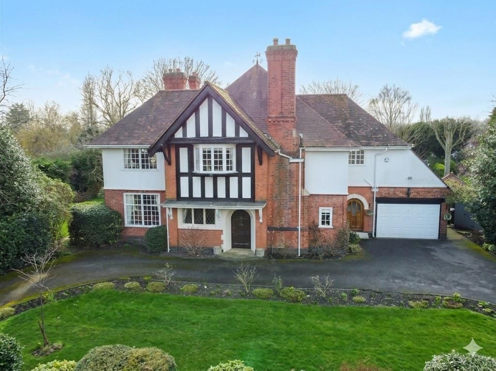 Property photo 1 of 43