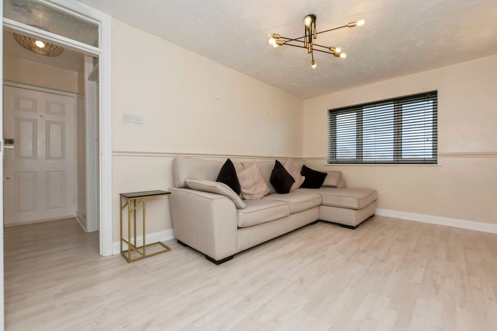 Property photo 2 of 12 Pbox-Img.Jpg