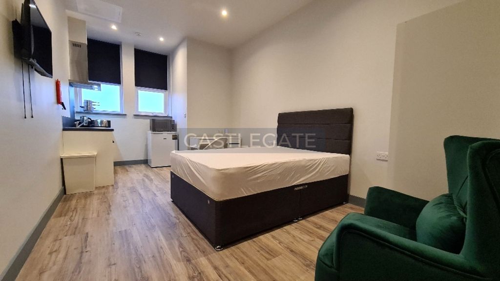 Property photo 1 of 10 Room 62, Renaissance Works, 103 New Street, Huddersfield, HD1 2Tw