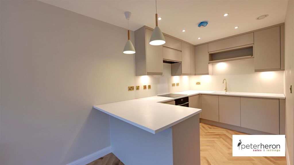 Property photo 3 of 21 Kitchen Area