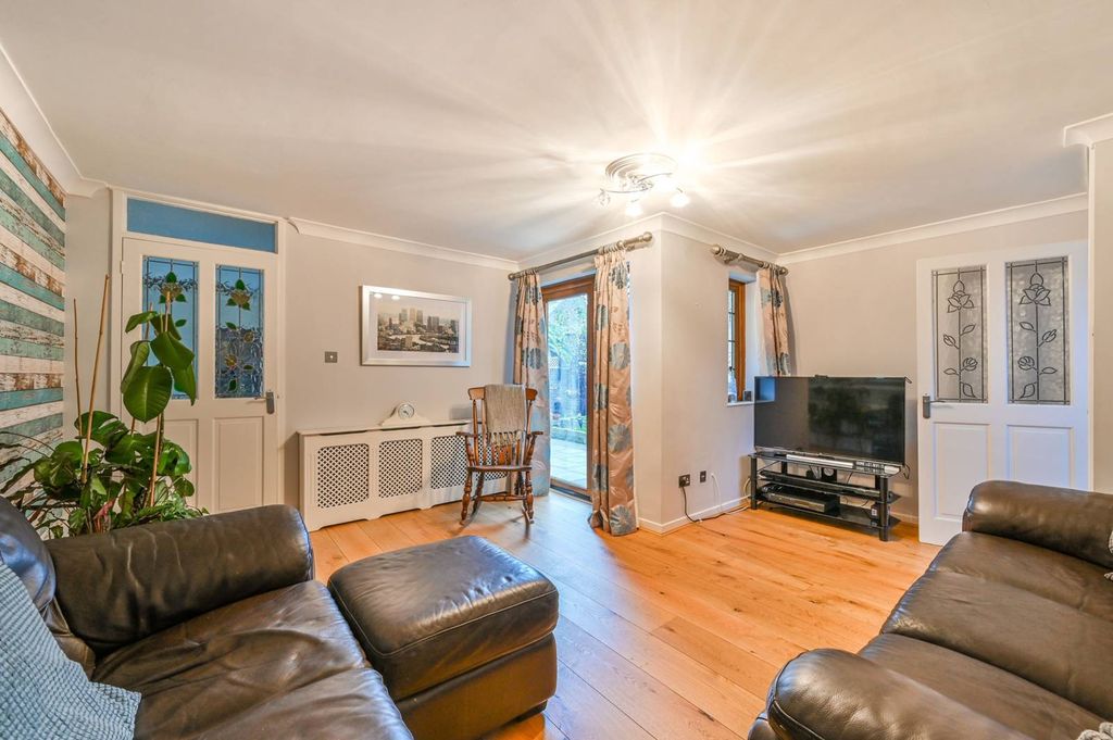 Property photo 2 of 17