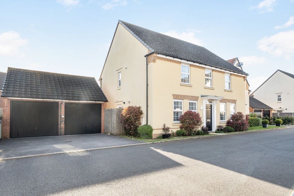 Property photo 1 of 20