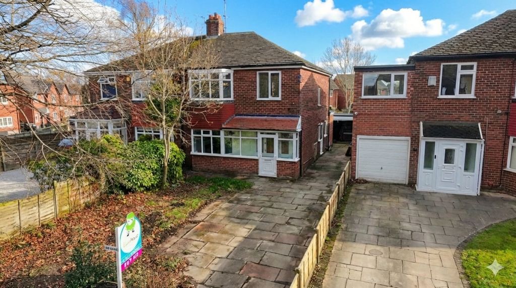 Property photo 1 of 11 Front External Image