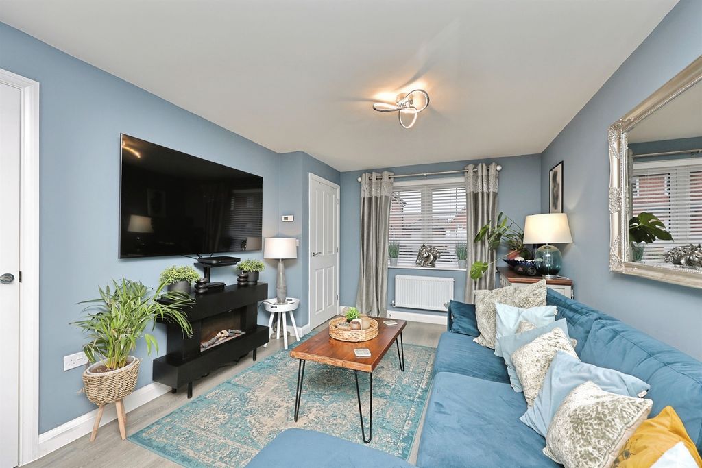 Property photo 2 of 16