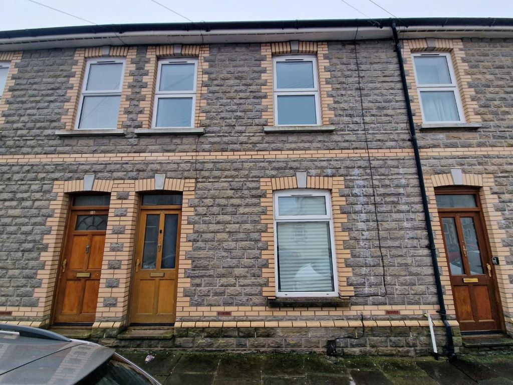Property photo 1 of 10 Front