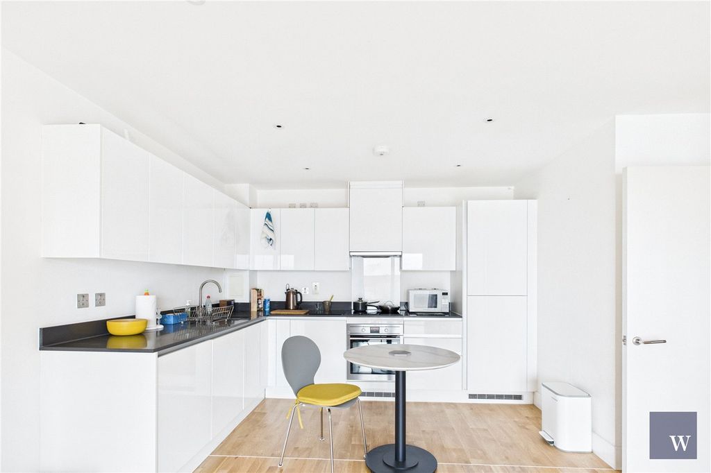 Property photo 3 of 17 Picture No. 12