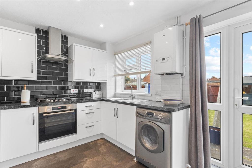 Property photo 2 of 17 Kitchen