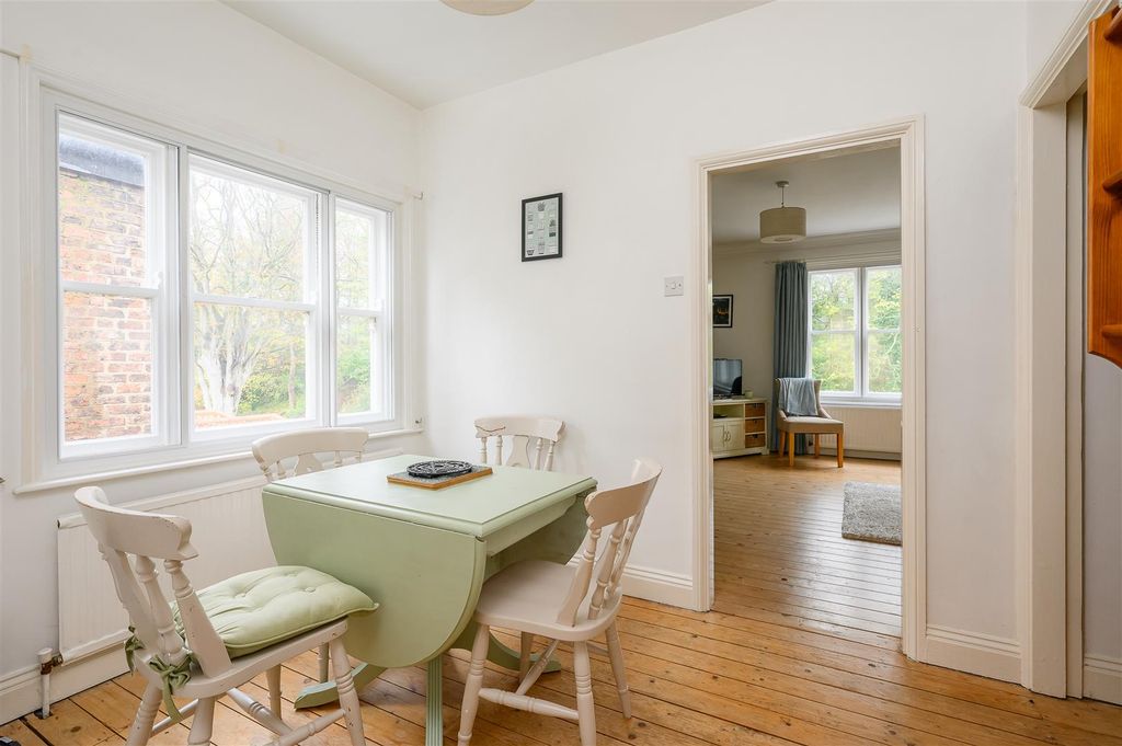 Property photo 2 of 14 Dining Room