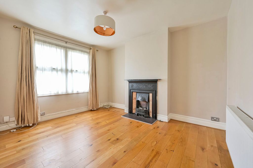 Property photo 2 of 18