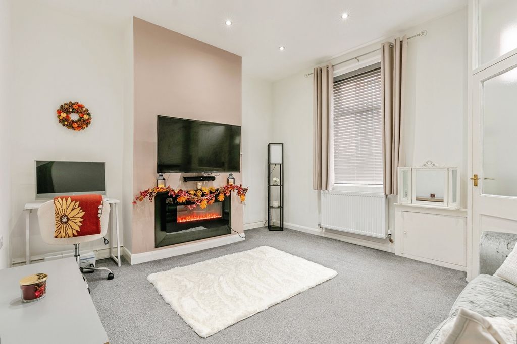 Property photo 1 of 14 Pbox-Img.Jpg