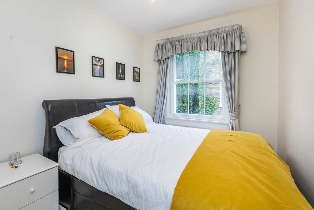Property photo 2 of 11