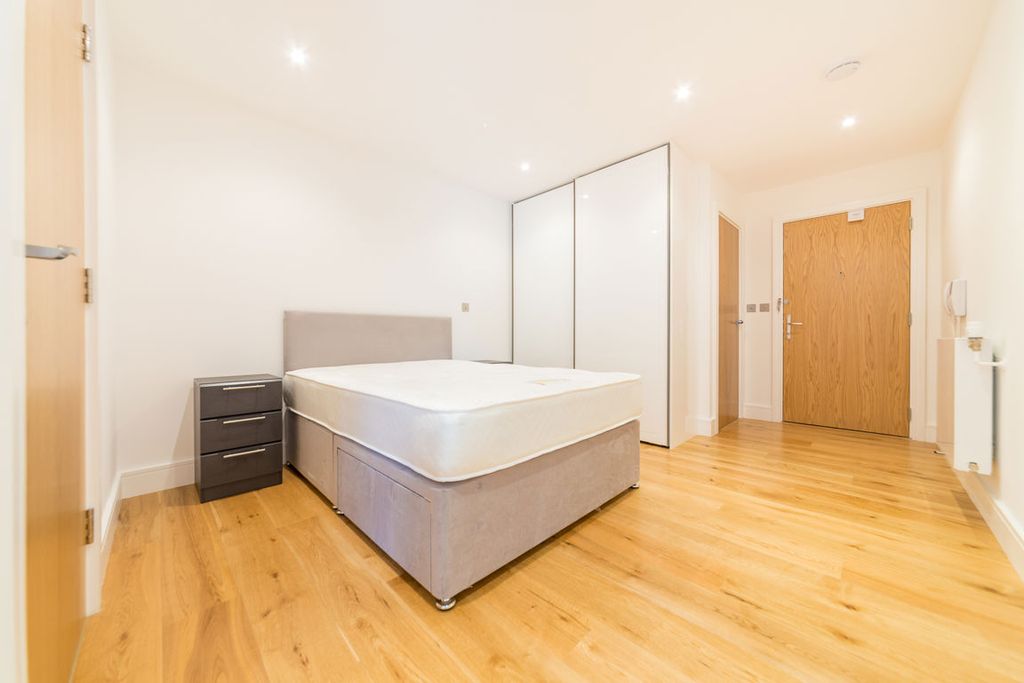 Property photo 3 of 6