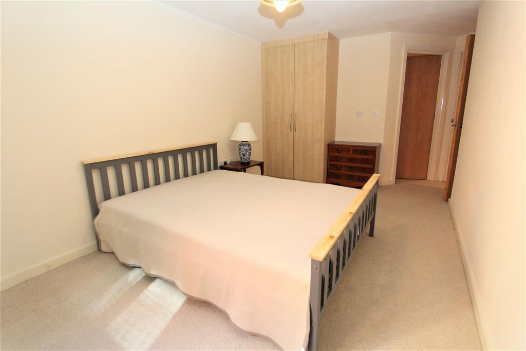 Additional image 6 of 2 bed flat for saleVelocity South, City Walk LS11
