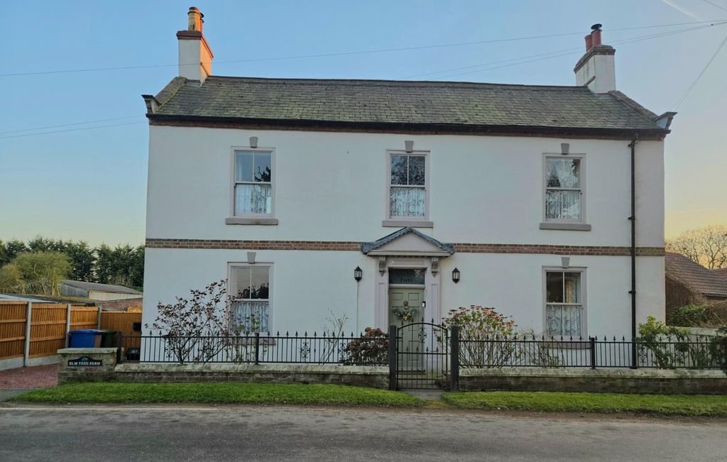 Property photo 1 of 24 Elmtree House - Front.Jpg