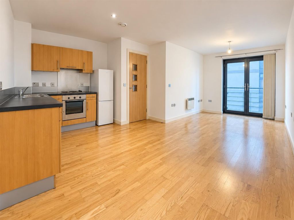 Property photo 1 of 7 Bright Open-Plan Living Room And Kitchen...