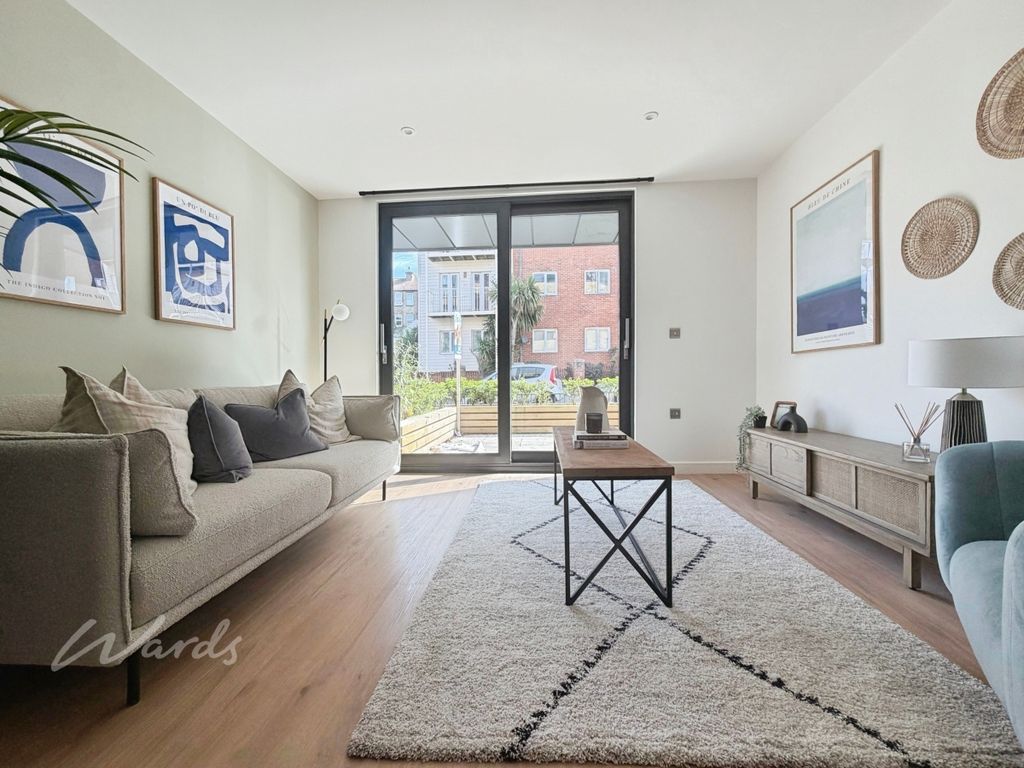 Property photo 2 of 12 Emin 2 Lounge 1 Use