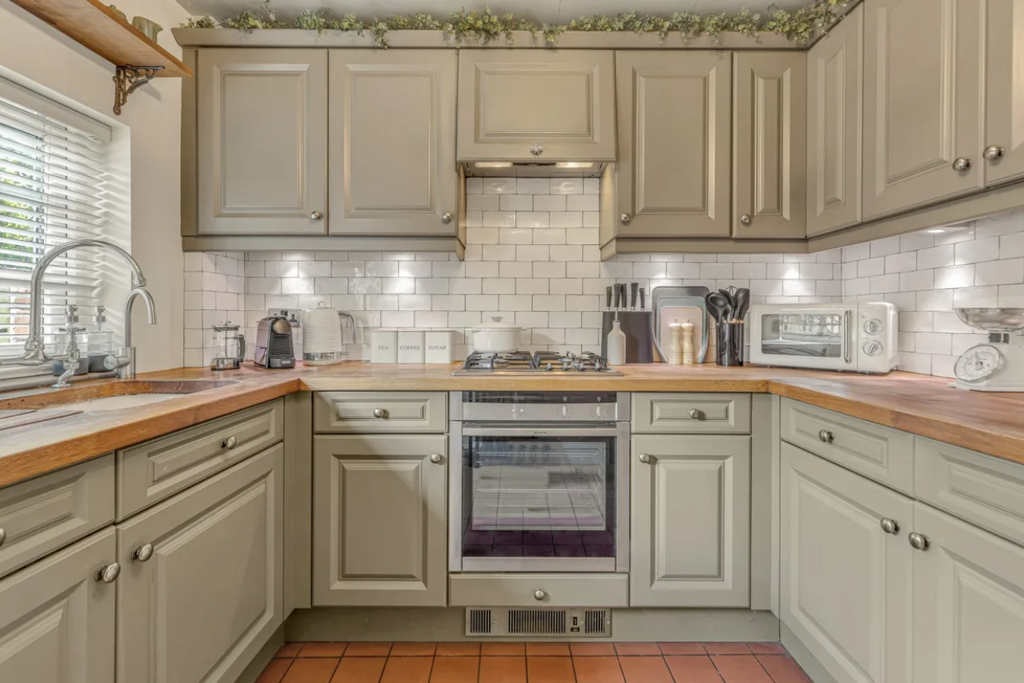 Property photo 2 of 30