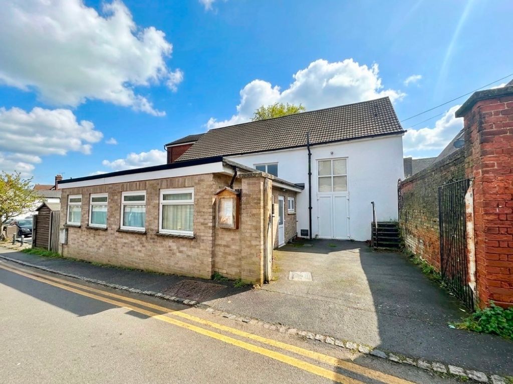 Property photo 1 of 8