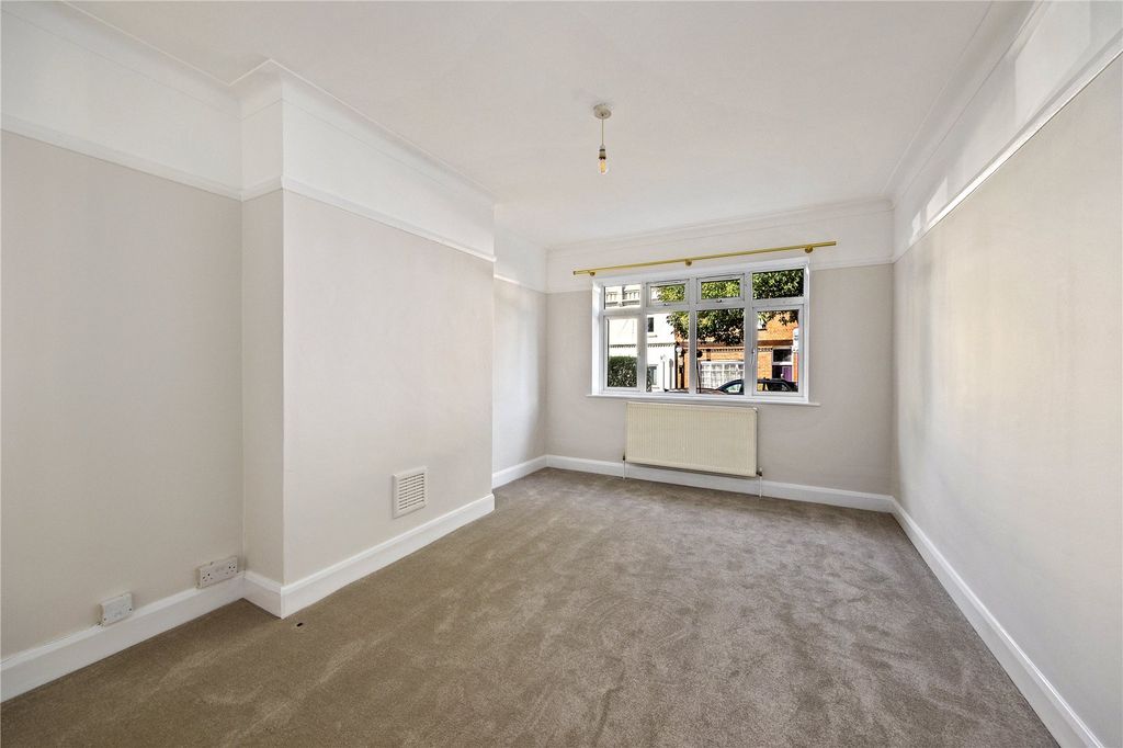 Property photo 2 of 8 Picture No. 04