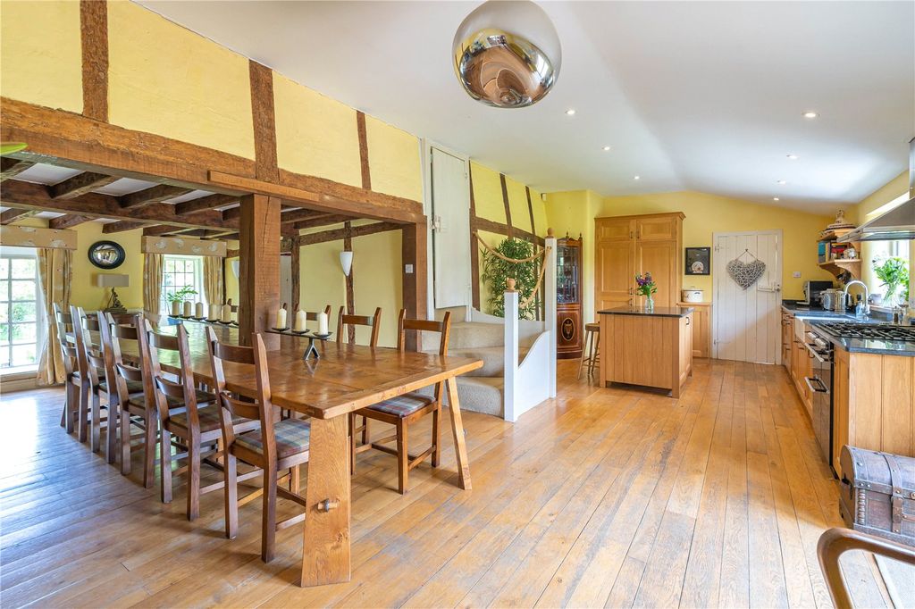 Property photo 3 of 15 Kitchen/Dining