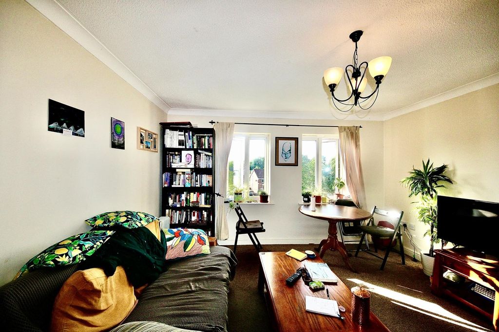 Property photo 2 of 6