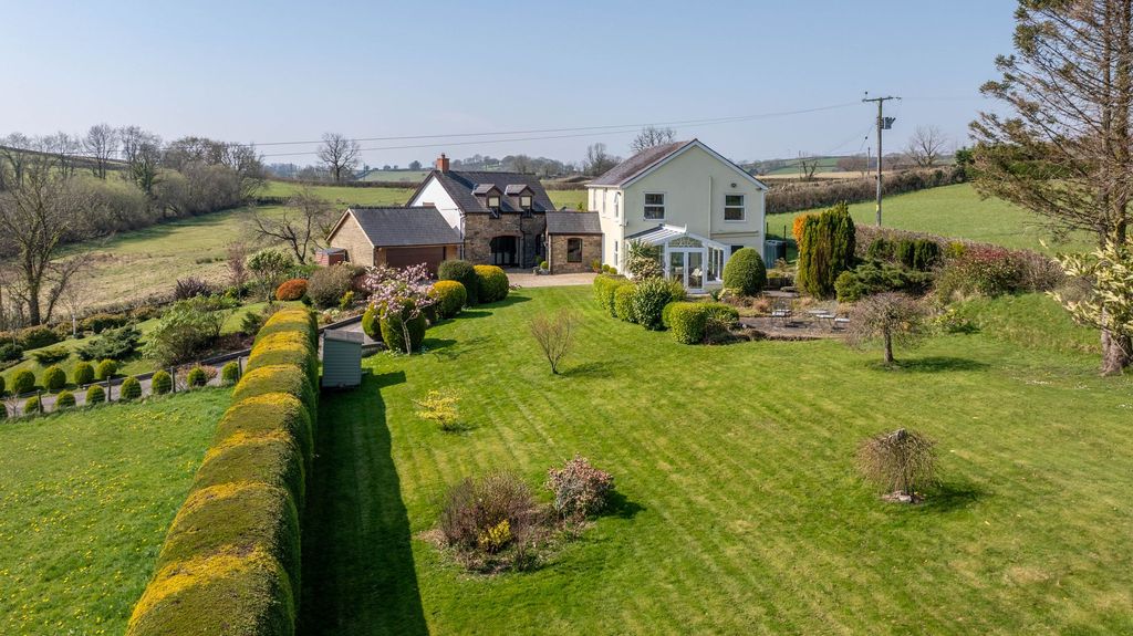 Property photo 1 of 50
