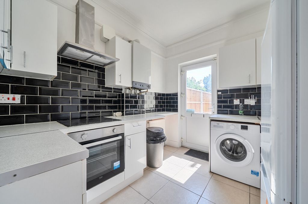 Property photo 2 of 13 1487601-9-6A4d091...
