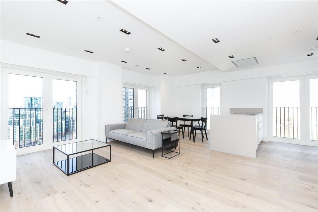 Property photo 2 of 7 98 Keybridge Tower1.Jpg