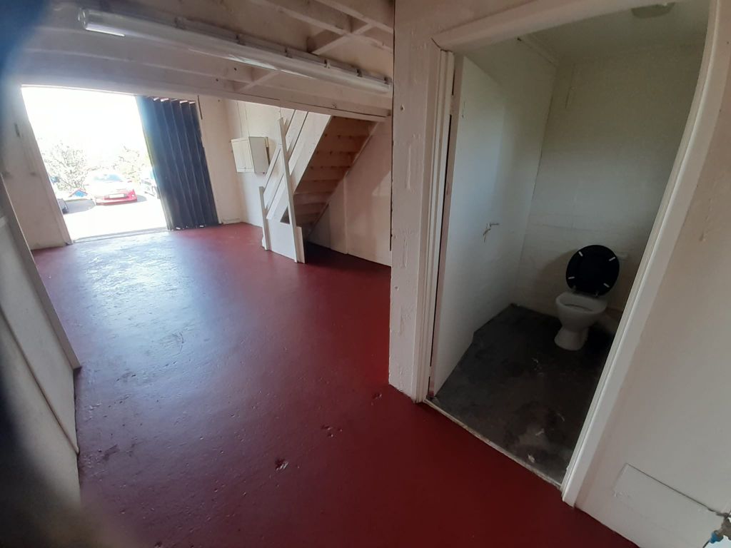 Property photo 2 of 8