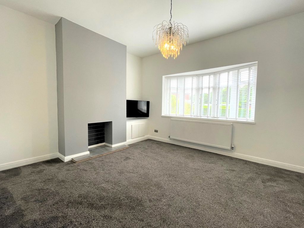 Property photo 2 of 10 Lounge