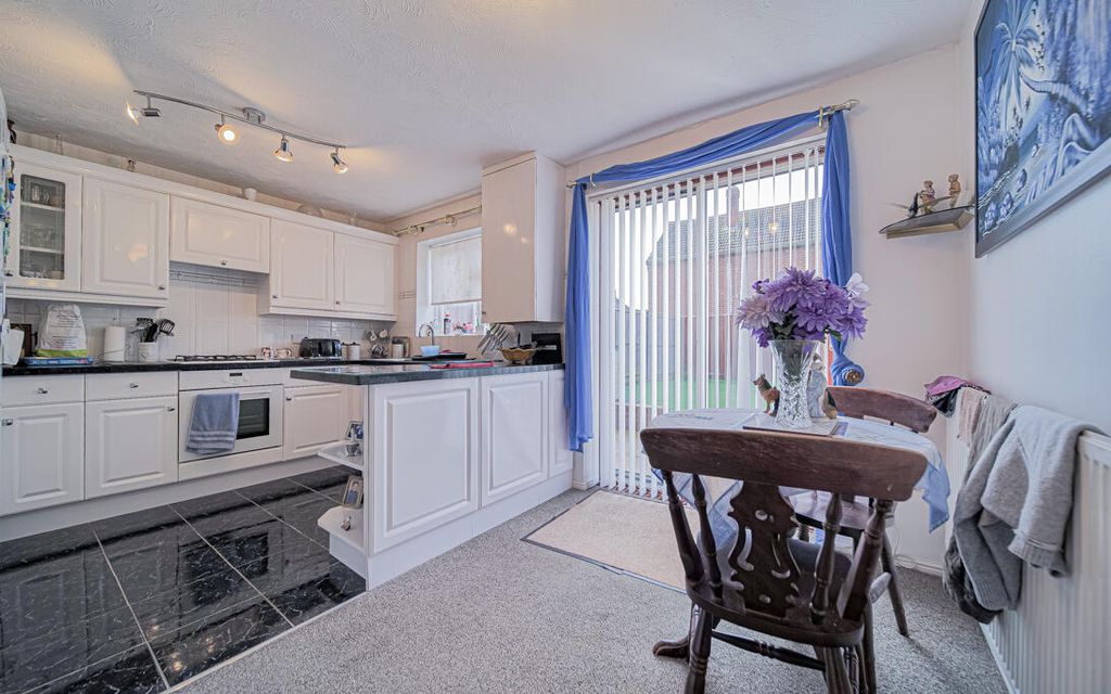 Property photo 2 of 16 P1066938.Jpg