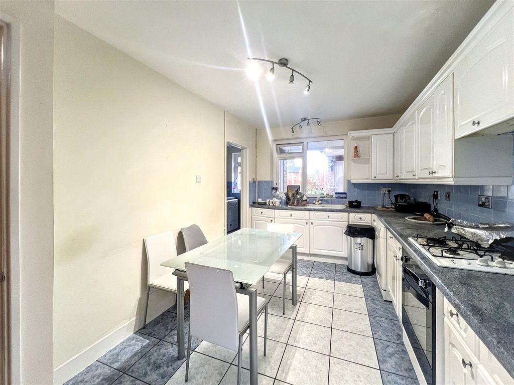 Property photo 2 of 12 Img_1032.Jpg