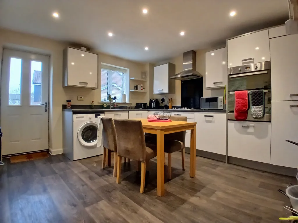 House in Norwich, Roundhouse Park, Cringleford - More