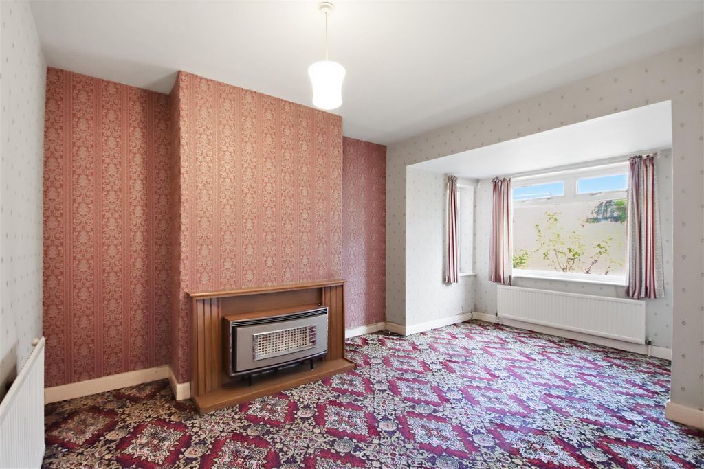 Property photo 3 of 15 Sitting/Dining Room