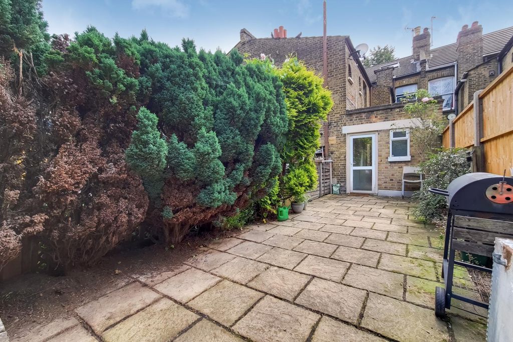 Property photo 2 of 14 Photo 1