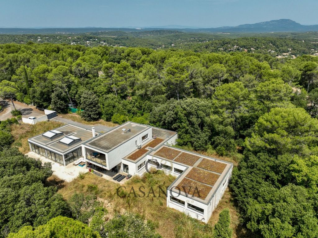 Property photo 2 of 35