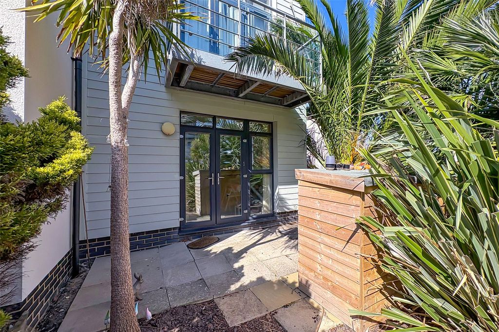 Property photo 2 of 13 Picture No. 12