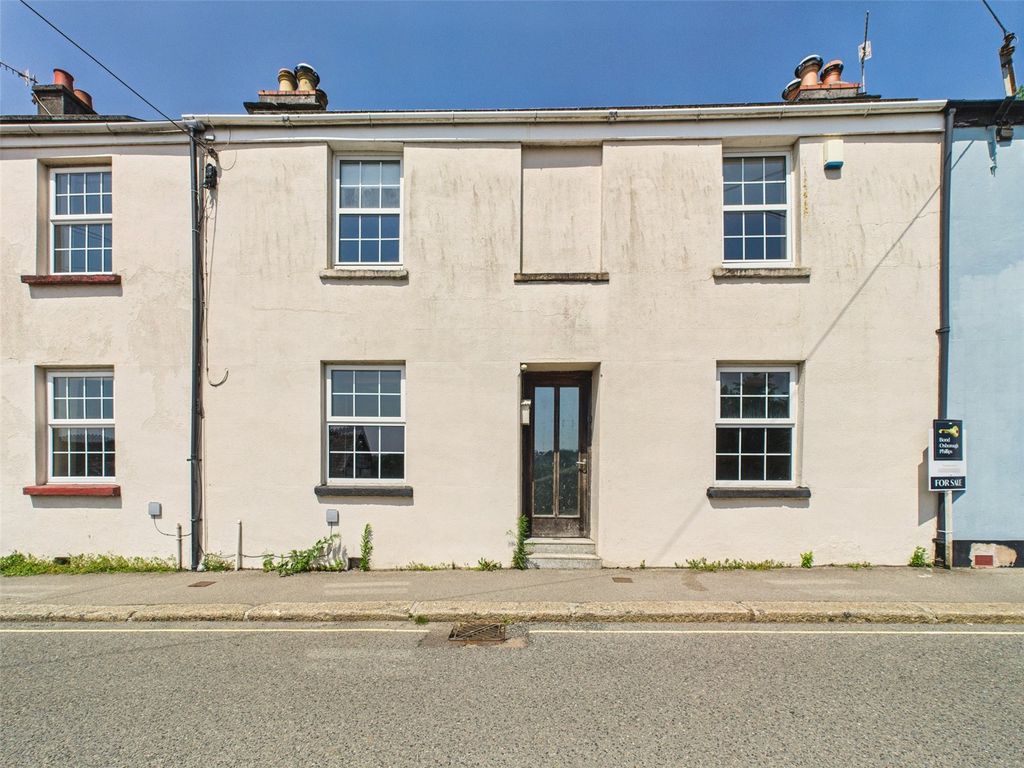 Property photo 1 of 17 Frontage
