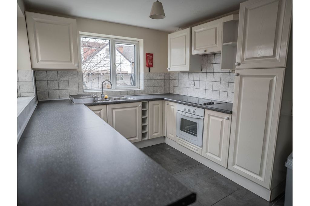 Property photo 2 of 15 Kitchen