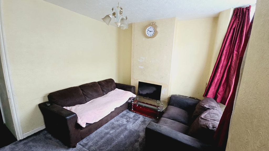 Property photo 2 of 9