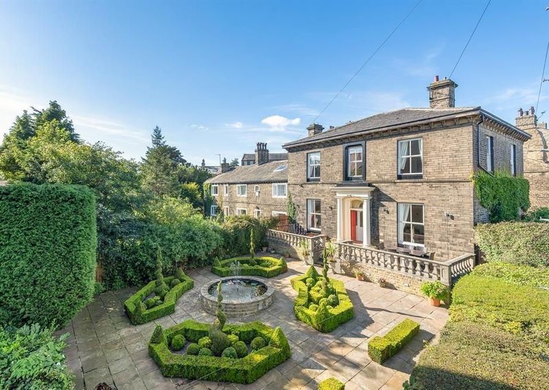 Property photo 1 of 39 Photo 4