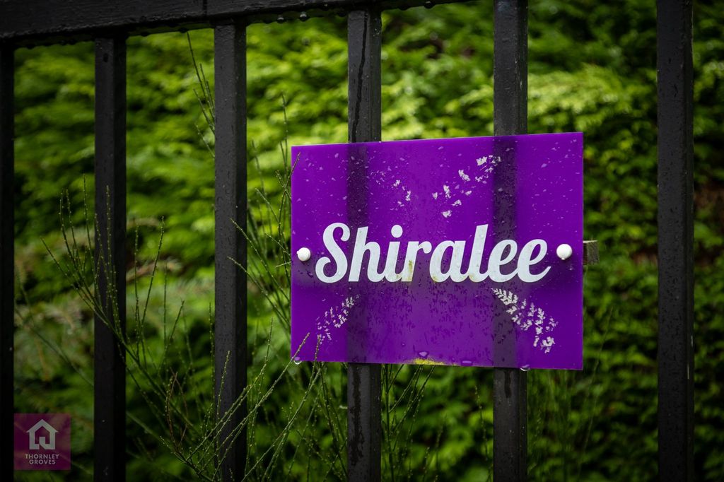 Property photo 2 of 33 Picture No. 31