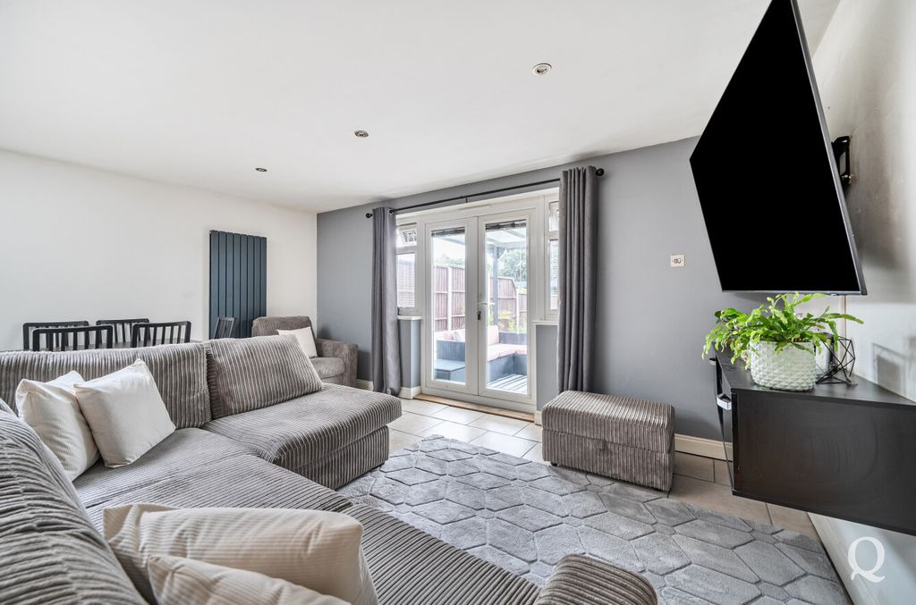Property photo 3 of 25 1Ace3E99-F85E-47d...