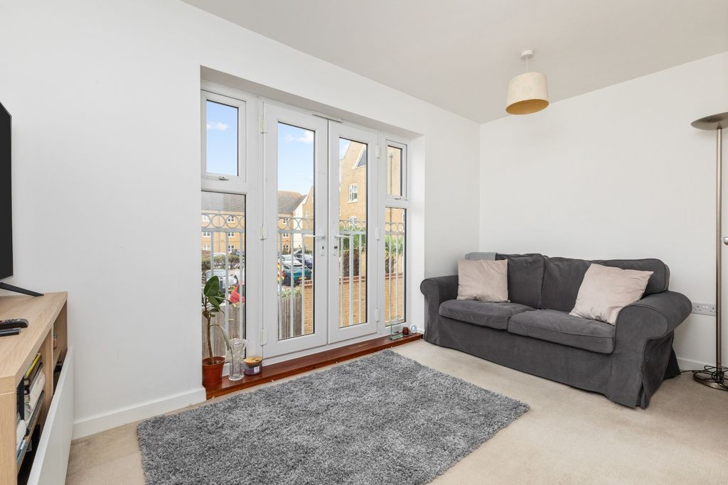 Property photo 2 of 12 4400996