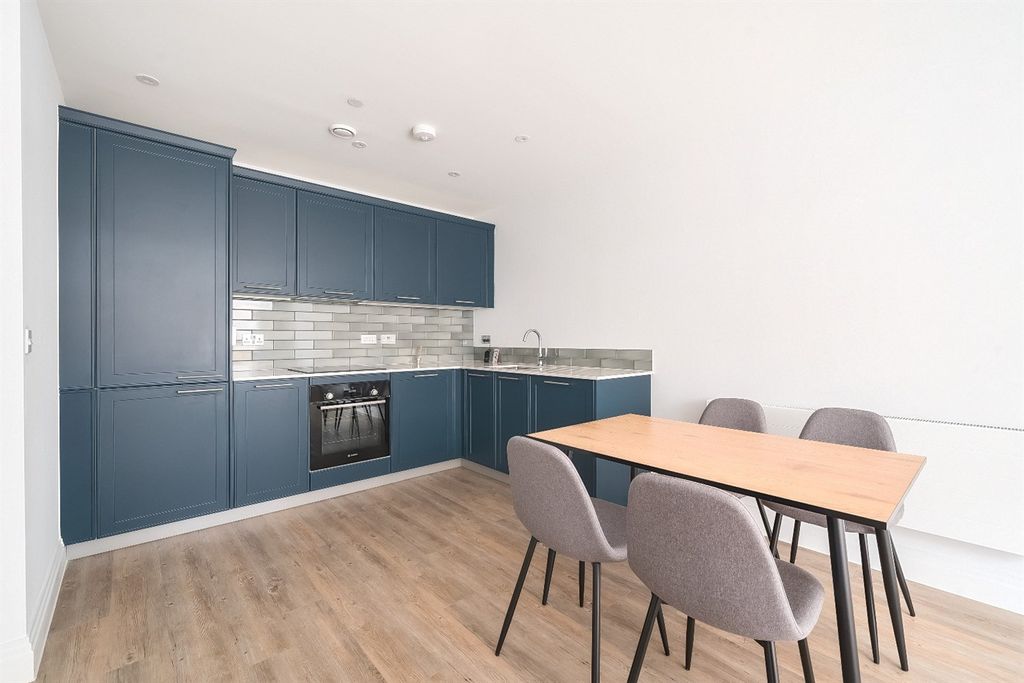 Property photo 2 of 9 Kitchen