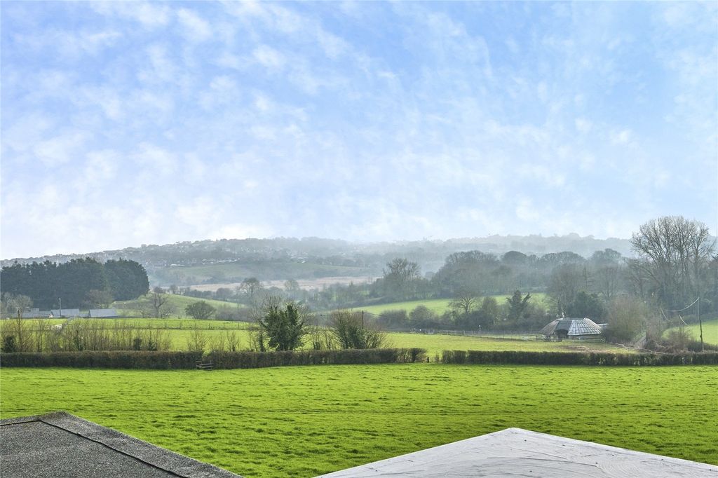 Property photo 2 of 17 Picture No. 13