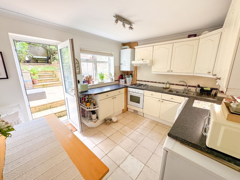 Property photo 3 of 16 4357977